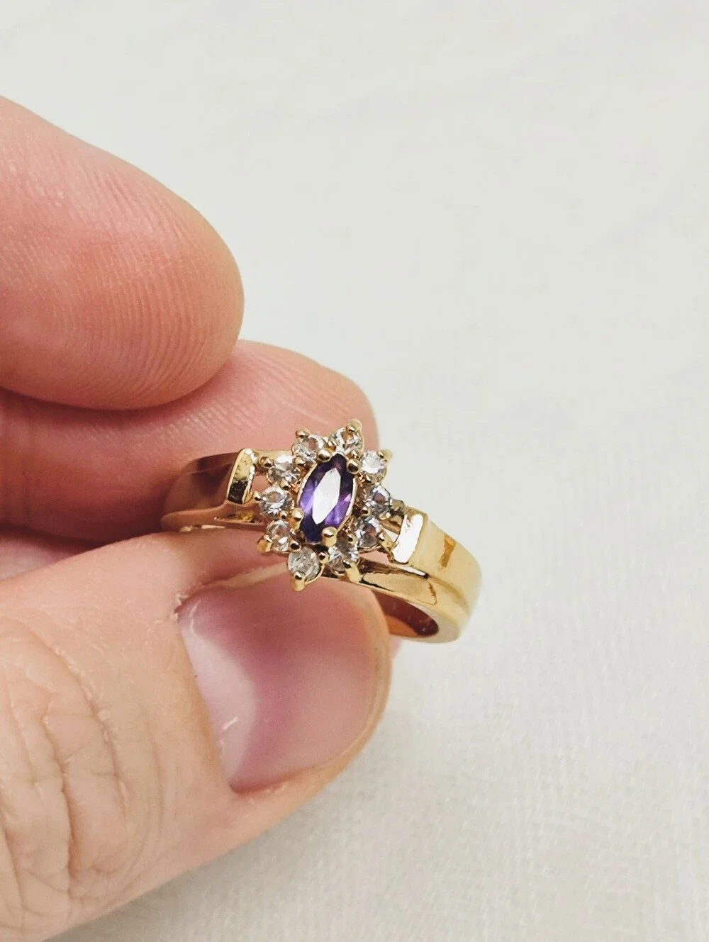 Elegant Size 7 Women's Gold Ring With Purple And Small Crystal Stones